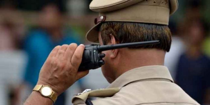 ആറന്മുള മണ്ഡലത്തിലെ ഉപയോഗിക്കാത്ത ബാലറ്റ് ബോക്സുകൾ സൂക്ഷിക്കുന്ന കെട്ടിടത്തിന് സുരക്ഷ പോരെന്ന് കോണ്ഗ്രസ് ആറന്മുള മണ്ഡലത്തിലെ ഉപയോഗിക്കാത്ത ബാലറ്റ് ബോക്സുകൾ സൂക്ഷിക്കുന്ന കെട്ടിടത്തിന് സുരക്ഷ പോരെന്ന് കോണ്ഗ്രസ്