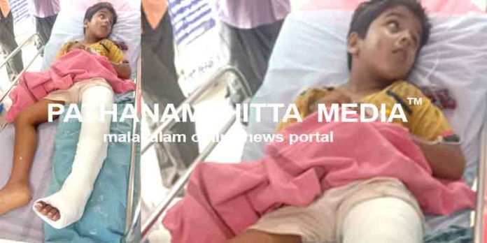 ഗ്യാസ് സിലിണ്ടറുമായി മരണപ്പാച്ചില് ; ഓടുന്ന വണ്ടിയില് നിന്ന് തെറിച്ചുവീണത് മൂന്നു സിലിണ്ടറുകള് ; കോന്നിയില് അഞ്ചു വയസ്സുകാരന്റെ കാലൊടിഞ്ഞു ഗ്യാസ് സിലിണ്ടറുമായി മരണപ്പാച്ചില് ; ഓടുന്ന വണ്ടിയില് നിന്ന് തെറിച്ചുവീണത് മൂന്നു സിലിണ്ടറുകള് ; കോന്നിയില് അഞ്ചു വയസ്സുകാരന്റെ കാലൊടിഞ്ഞു
