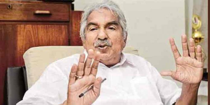 എന്റെ കൈയില് ബോംബില്ല, ഞാന് ബോംബ് ഉണ്ടാക്കിയിട്ടില്ല, ഉപയോഗിച്ചിട്ടുമില്ല : ഉമ്മന് ചാണ്ടി എന്റെ കൈയില് ബോംബില്ല, ഞാന് ബോംബ് ഉണ്ടാക്കിയിട്ടില്ല, ഉപയോഗിച്ചിട്ടുമില്ല : ഉമ്മന് ചാണ്ടി