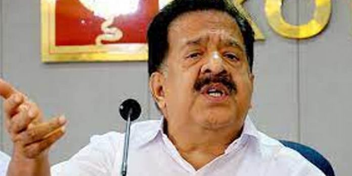 അദാനിയുമായി കരാറില്ല എന്ന മുഖ്യമന്ത്രിയുടെ വാദം പച്ചക്കള്ളം ; ലെറ്റര് ഓഫ് അവാര്ഡ് പുറത്തുവിട്ട് ചെന്നിത്തല അദാനിയുമായി കരാറില്ല എന്ന മുഖ്യമന്ത്രിയുടെ വാദം പച്ചക്കള്ളം ; ലെറ്റര് ഓഫ് അവാര്ഡ് പുറത്തുവിട്ട് ചെന്നിത്തല