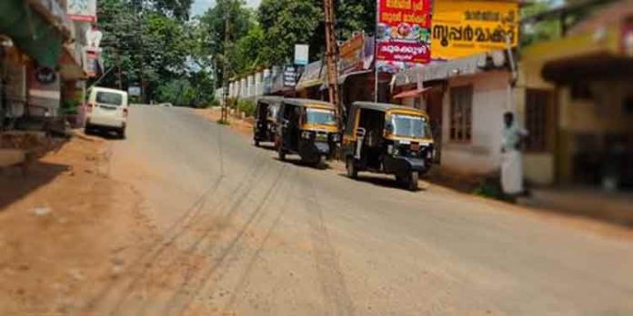 ബസ്സില്ല, നല്ല റോഡില്ല – ദുരിതത്തിലായ ഒരു ഗ്രാമം ; നീരാട്ടുകാവ് എന്നുകേട്ടാല് മന്ദമരുതിയിലെ ഓട്ടോക്കാരും മുഖം തിരിക്കും ബസ്സില്ല, നല്ല റോഡില്ല – ദുരിതത്തിലായ ഒരു ഗ്രാമം ; നീരാട്ടുകാവ് എന്നുകേട്ടാല് മന്ദമരുതിയിലെ ഓട്ടോക്കാരും മുഖം തിരിക്കും