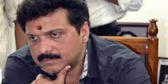 പത്തനാപുരത്ത് കെ.ബി.ഗണേഷ് കുമാറും സിപിഐ നേതാക്കളും തമ്മില് പോര്വിളി പത്തനാപുരത്ത് കെ.ബി.ഗണേഷ് കുമാറും സിപിഐ നേതാക്കളും തമ്മില് പോര്വിളി
