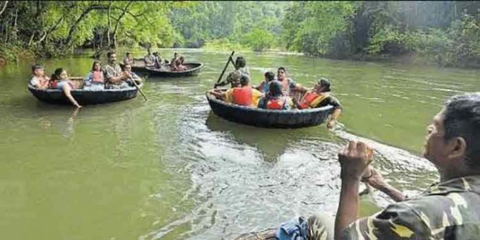 അടവി കുട്ടവഞ്ചി സവാരി കേന്ദ്രത്തിന് പോളിംഗ് ദിവസം അവധി അടവി കുട്ടവഞ്ചി സവാരി കേന്ദ്രത്തിന് പോളിംഗ് ദിവസം അവധി
