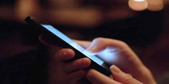 വീട്ടില് നിന്ന് പണം പതിവായി മോഷണം : ഓണ്ലൈന് ഗെയിമിന് വേണ്ടി പതിനൊന്നുകാരന് മൊബൈല് ഫോണ് ചാര്ജ് ചെയ്തത് 28,000 രൂപയ്ക്ക് വീട്ടില് നിന്ന് പണം പതിവായി മോഷണം : ഓണ്ലൈന് ഗെയിമിന് വേണ്ടി പതിനൊന്നുകാരന് മൊബൈല് ഫോണ് ചാര്ജ് ചെയ്തത് 28,000 രൂപയ്ക്ക്