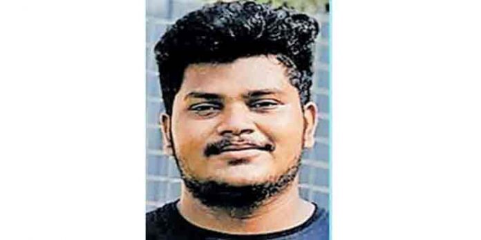 നീന്തല്ക്കുളത്തില് ഇറങ്ങിയ ശേഷം ദേഹാസ്വാസ്ഥ്യം അനുഭവപ്പെട്ട പ്ലസ്ടു വിദ്യാര്ത്ഥി മരിച്ച സംഭവം ; ദുരൂഹ മരണത്തിന് പോലീസ് കേസെടുത്തു നീന്തല്ക്കുളത്തില് ഇറങ്ങിയ ശേഷം ദേഹാസ്വാസ്ഥ്യം അനുഭവപ്പെട്ട പ്ലസ്ടു വിദ്യാര്ത്ഥി മരിച്ച സംഭവം ; ദുരൂഹ മരണത്തിന് പോലീസ് കേസെടുത്തു