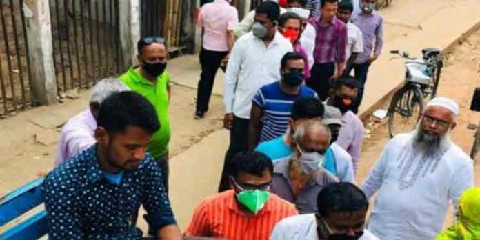 കോവിഡ് വ്യാപനം രൂക്ഷമായതിനെ തുടര്ന്ന് ബംഗ്ലാദേശില് സമ്പൂര്ണ ലോക്ഡൗണ് പ്രഖ്യാപിച്ചു കോവിഡ് വ്യാപനം രൂക്ഷമായതിനെ തുടര്ന്ന് ബംഗ്ലാദേശില് സമ്പൂര്ണ ലോക്ഡൗണ് പ്രഖ്യാപിച്ചു