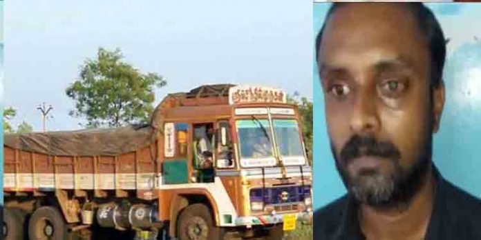 തെരഞ്ഞെടുപ്പ് കമ്മീഷന് ഉദ്യോഗസ്ഥരെന്ന വ്യാജേന ലക്ഷങ്ങള് കവര്ന്നു ; രണ്ടു പേര് അറസ്റ്റില് തെരഞ്ഞെടുപ്പ് കമ്മീഷന് ഉദ്യോഗസ്ഥരെന്ന വ്യാജേന ലക്ഷങ്ങള് കവര്ന്നു ; രണ്ടു പേര് അറസ്റ്റില്