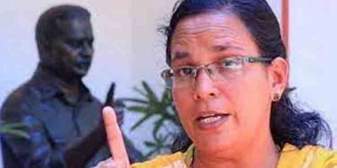 മനയത്ത് ചന്ദ്രനെതിരെ വാട്സ് ആപ്പ് സന്ദേശം : കെ.കെ രമയ്ക്കെതിരെ കേസ് മനയത്ത് ചന്ദ്രനെതിരെ വാട്സ് ആപ്പ് സന്ദേശം : കെ.കെ രമയ്ക്കെതിരെ കേസ്