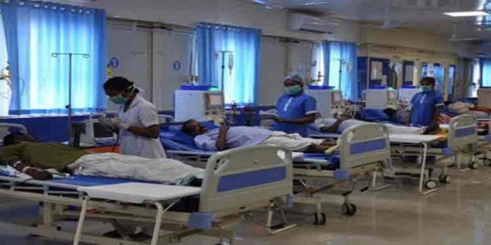 അമ്പത് ശതമാനം കിടക്കകള് കോവിഡ് ചികിത്സക്ക് : നിര്ദേശം പാലിക്കാത്ത ആറു സ്വകാര്യ ആശുപത്രികള്ക്കു കാരണം കാണിക്കല് നോട്ടിസ് അമ്പത് ശതമാനം കിടക്കകള് കോവിഡ് ചികിത്സക്ക് : നിര്ദേശം പാലിക്കാത്ത ആറു സ്വകാര്യ ആശുപത്രികള്ക്കു കാരണം കാണിക്കല് നോട്ടിസ്