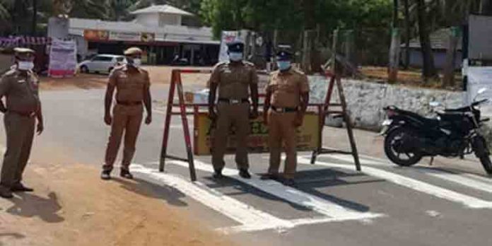 മലപ്പുറം ജില്ലയിലെ ട്രിപ്പിള് ലോക്ക് ഡൗണ് പിന്വലിച്ചു ; സാധാരണ ലോക്ഡൗണ് തുടരും മലപ്പുറം ജില്ലയിലെ ട്രിപ്പിള് ലോക്ക് ഡൗണ് പിന്വലിച്ചു ; സാധാരണ ലോക്ഡൗണ് തുടരും