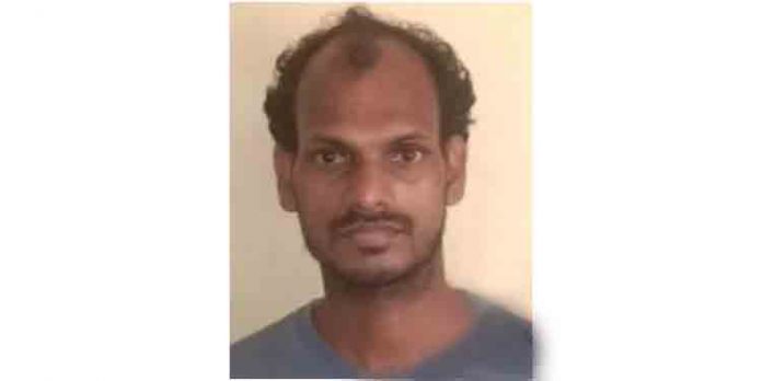 ഉറങ്ങിക്കിടക്കുകയായിരുന്ന ഭാര്യയെയും ആറുവയസുകാരനായ മകനെയും അര്ധരാത്രി വെട്ടിപ്പരിക്കേല്പ്പിച്ച യുവാവ് അറസ്റ്റില് ഉറങ്ങിക്കിടക്കുകയായിരുന്ന ഭാര്യയെയും ആറുവയസുകാരനായ മകനെയും അര്ധരാത്രി വെട്ടിപ്പരിക്കേല്പ്പിച്ച യുവാവ് അറസ്റ്റില്