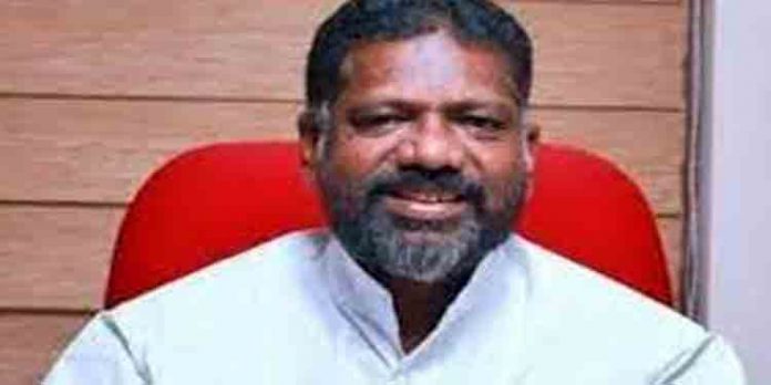 പത്തനംതിട്ട ; അടൂരില് സിപിഐയുടെ ചിറ്റയം ഗോപകുമാര് 867 വോട്ടുകള്ക്ക് ലീഡ് ചെയ്യുന്നു പത്തനംതിട്ട ; അടൂരില് സിപിഐയുടെ ചിറ്റയം ഗോപകുമാര് 867 വോട്ടുകള്ക്ക് ലീഡ് ചെയ്യുന്നു