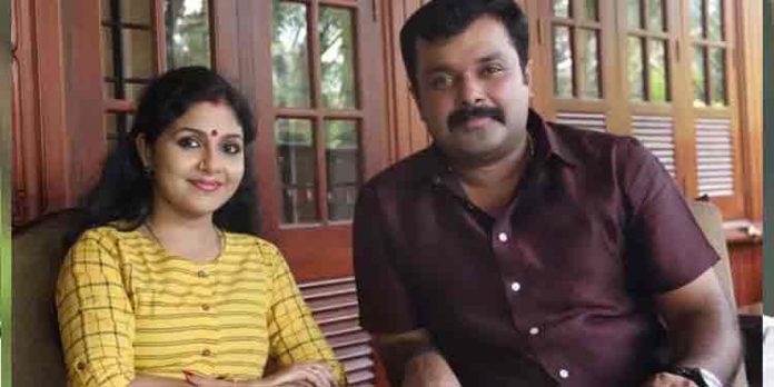 അമ്പിളി ദേവി നല്കിയ ഗാര്ഹിക പീഡന പരാതി : ആദിത്യന്റെ അറസ്റ്റ് ഹൈക്കോടതി സ്റ്റേ ചെയ്തു അമ്പിളി ദേവി നല്കിയ ഗാര്ഹിക പീഡന പരാതി : ആദിത്യന്റെ അറസ്റ്റ് ഹൈക്കോടതി സ്റ്റേ ചെയ്തു