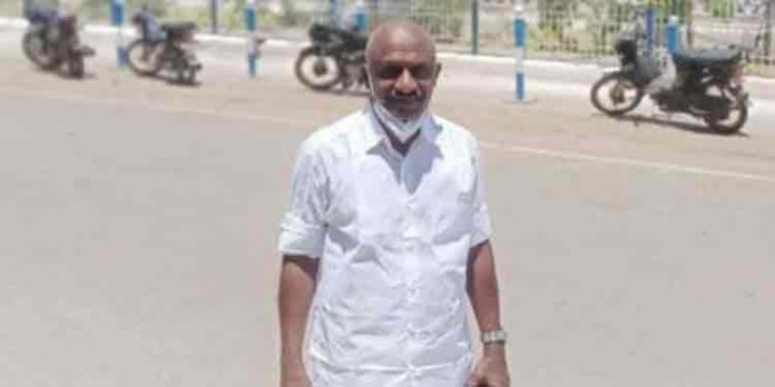 തെരഞ്ഞെടുപ്പ് ചലഞ്ചിന്റെ ഭാഗമായി തല മുണ്ഡനം ചെയ്ത് ഉടുമ്പന്ചോലയിലെ യുഡിഎഫ് സ്ഥാനാര്ഥി എം ആഗസ്തി തെരഞ്ഞെടുപ്പ് ചലഞ്ചിന്റെ ഭാഗമായി തല മുണ്ഡനം ചെയ്ത് ഉടുമ്പന്ചോലയിലെ യുഡിഎഫ് സ്ഥാനാര്ഥി എം ആഗസ്തി
