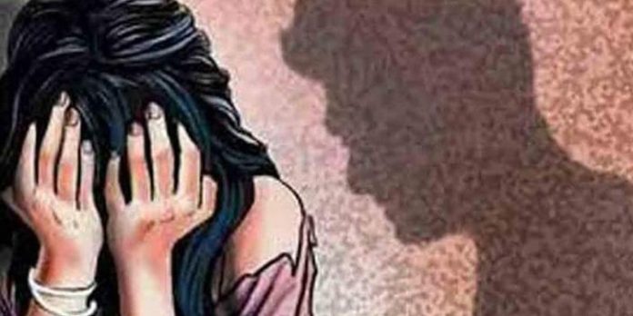 പോക്സോ കേസില് അമ്മ മകൾക്കെതിരെ മൊഴി നൽകിയിട്ടും പ്രതിക്ക് 70 വർഷം കഠിന തടവ് പോക്സോ കേസില് അമ്മ മകൾക്കെതിരെ മൊഴി നൽകിയിട്ടും പ്രതിക്ക് 70 വർഷം കഠിന തടവ്