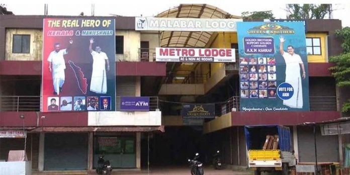 ദി റിയൽ ഹീറോസ് ; ഒറ്റ ഫ്ലക്സിൽ പിണറായിയും നിയുക്ത ലീഗ് എംഎൽഎയും ദി റിയൽ ഹീറോസ് ; ഒറ്റ ഫ്ലക്സിൽ പിണറായിയും നിയുക്ത ലീഗ് എംഎൽഎയും
