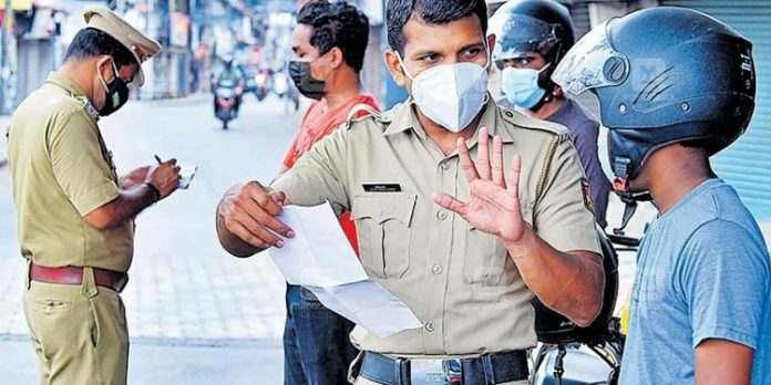 ഒറ്റ രാത്രിയിൽ ഇ–പാസിന് അപേക്ഷിച്ചത് 40,000 പേർ ; ഭൂരിഭാഗവും അനാവശ്യമെന്ന് പോലീസ് ഒറ്റ രാത്രിയിൽ ഇ–പാസിന് അപേക്ഷിച്ചത് 40,000 പേർ ; ഭൂരിഭാഗവും അനാവശ്യമെന്ന് പോലീസ്