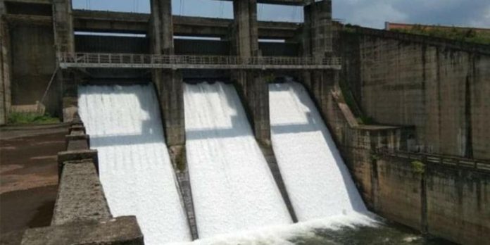 വൃഷ്ടിപ്രദേശത്ത് മഴ ശക്തം ; വയനാട്ടിലെ പ്രധാന ഡാമുകളിലൊന്നായ കാരാപ്പുഴ തുറന്നു വൃഷ്ടിപ്രദേശത്ത് മഴ ശക്തം ; വയനാട്ടിലെ പ്രധാന ഡാമുകളിലൊന്നായ കാരാപ്പുഴ തുറന്നു