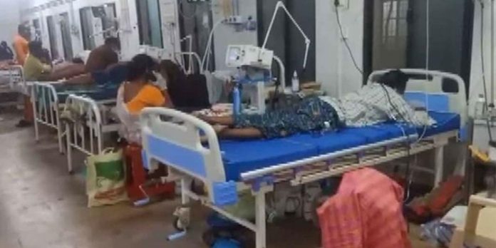കോവിഡ് വ്യാപനം കുറയുന്നതിന്റെ ആദ്യ സൂചനകളുണ്ടെന്ന് ആരോഗ്യമന്ത്രാലയം കോവിഡ് വ്യാപനം കുറയുന്നതിന്റെ ആദ്യ സൂചനകളുണ്ടെന്ന് ആരോഗ്യമന്ത്രാലയം