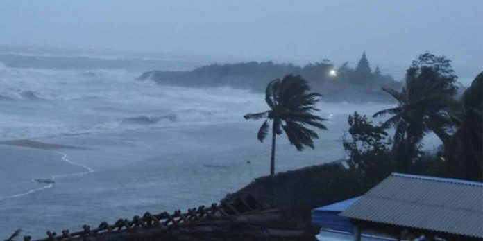 അറബിക്കടലിൽ ചുഴലിക്കാറ്റ് രൂപപ്പെടാന് സാധ്യത ; കേരളത്തിൽ 14 മുതൽ ശക്തമായ മഴ അറബിക്കടലിൽ ചുഴലിക്കാറ്റ് രൂപപ്പെടാന് സാധ്യത ; കേരളത്തിൽ 14 മുതൽ ശക്തമായ മഴ