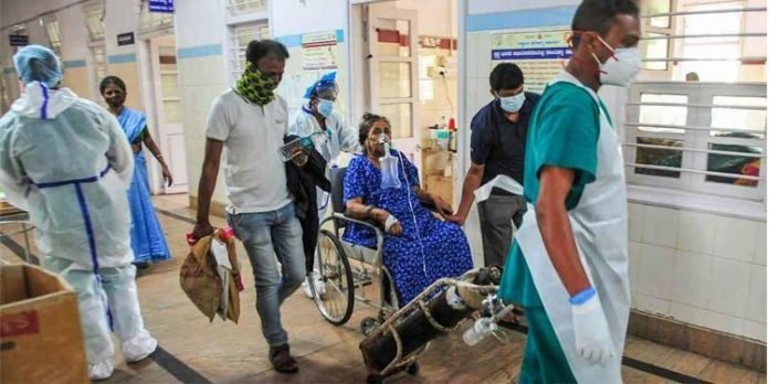 ആരോഗ്യമന്ത്രിയും മുഖ്യമന്ത്രിയും തമ്മിൽ വടംവലി ; ഓക്സിജൻ ലഭിക്കാതെ ഗോവയിൽ എട്ട് കോവിഡ് രോഗികൾ കൂടി മരിച്ചു ആരോഗ്യമന്ത്രിയും മുഖ്യമന്ത്രിയും തമ്മിൽ വടംവലി ; ഓക്സിജൻ ലഭിക്കാതെ ഗോവയിൽ എട്ട് കോവിഡ് രോഗികൾ കൂടി മരിച്ചു