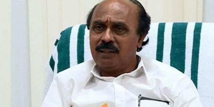 അഹമ്മദാബാദിൽ നിന്ന് ഓക്സിജൻ കാസർകോട് എത്തിക്കാൻ ശ്രമം ; പരിഭ്രാന്തരാകരുതെന്ന് മന്ത്രി ചന്ദ്രശേഖരൻ അഹമ്മദാബാദിൽ നിന്ന് ഓക്സിജൻ കാസർകോട് എത്തിക്കാൻ ശ്രമം ; പരിഭ്രാന്തരാകരുതെന്ന് മന്ത്രി ചന്ദ്രശേഖരൻ