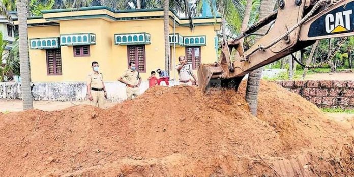 ഒറ്റരാത്രിയിൽ 100 ലോഡ് മണൽ ; 500 രൂപ ഉടമയ്ക്കും 13000 രൂപ മണൽ മാഫിയയ്ക്കും ഒറ്റരാത്രിയിൽ 100 ലോഡ് മണൽ ; 500 രൂപ ഉടമയ്ക്കും 13000 രൂപ മണൽ മാഫിയയ്ക്കും