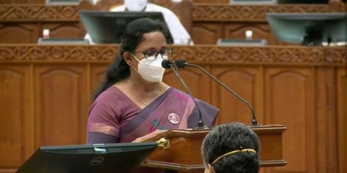 സത്യപ്രതിജ്ഞയ്ക്ക് ടിപിയുടെ ബാഡ്ജ് ; ജനതാദൾ എസ്സിന്റെ പരാതി രാഷ്ട്രീയ പ്രേരിതമെന്ന് കെ.കെ രമ സത്യപ്രതിജ്ഞയ്ക്ക് ടിപിയുടെ ബാഡ്ജ് ; ജനതാദൾ എസ്സിന്റെ പരാതി രാഷ്ട്രീയ പ്രേരിതമെന്ന് കെ.കെ രമ