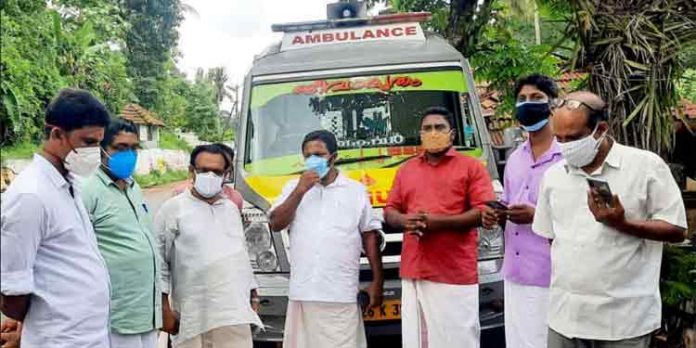ഏനാദിമംഗലത്ത് ആംബുലന്സ് ഉള്പ്പെടെ അഞ്ച് വാഹനങ്ങള് സജ്ജമാക്കി ഏനാദിമംഗലത്ത് ആംബുലന്സ് ഉള്പ്പെടെ അഞ്ച് വാഹനങ്ങള് സജ്ജമാക്കി