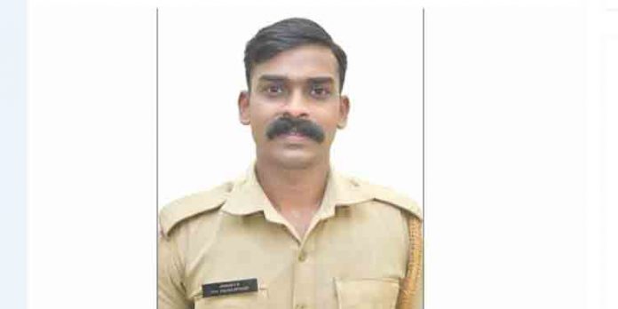 പത്തനംതിട്ട പീഡനം ; തടിയൂരാന് പോലീസുകാരന് ഇരയെ വിവാഹം കഴിച്ചു പത്തനംതിട്ട പീഡനം ; തടിയൂരാന് പോലീസുകാരന് ഇരയെ വിവാഹം കഴിച്ചു