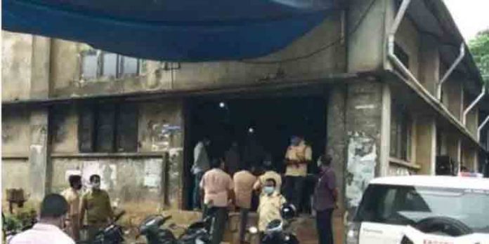 ആറ്റിങ്ങല് ബിവറേജസ് കോര്പ്പറേഷനിലെ മോഷണം : മുഖ്യപ്രതി പിടിയില് ആറ്റിങ്ങല് ബിവറേജസ് കോര്പ്പറേഷനിലെ മോഷണം : മുഖ്യപ്രതി പിടിയില്