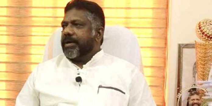 അടൂരില് എം.എല്.എയുടെ സാന്ത്വനം ഹെല്പ്പ് ഡെസ്ക് ; വാര്ഡുതല ജാഗ്രതാ സമിതികള് അടൂരില് എം.എല്.എയുടെ സാന്ത്വനം ഹെല്പ്പ് ഡെസ്ക് ; വാര്ഡുതല ജാഗ്രതാ സമിതികള്
