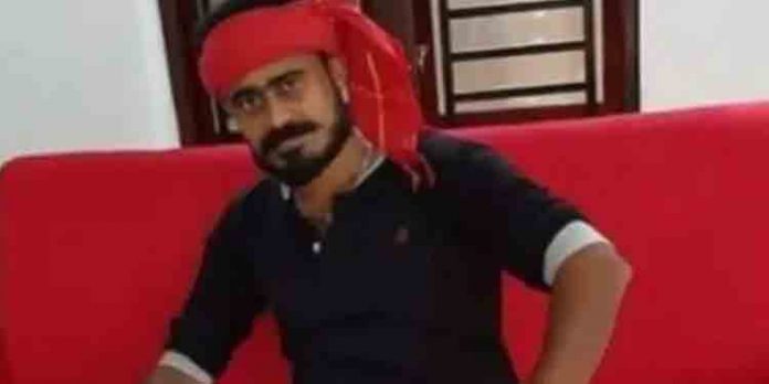 പ്രായപൂര്ത്തിയാകാത്ത ആദിവാസി പെണ്കുട്ടിയെ പീഡിപ്പിച്ച ഡിവൈഎഫ്ഐ പ്രവര്ത്തകന് അറസ്റ്റില് പ്രായപൂര്ത്തിയാകാത്ത ആദിവാസി പെണ്കുട്ടിയെ പീഡിപ്പിച്ച ഡിവൈഎഫ്ഐ പ്രവര്ത്തകന് അറസ്റ്റില്