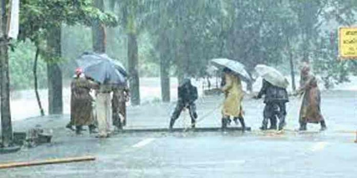 സംസ്ഥാനത്ത് ശക്തമായ മഴയ്ക്ക് സാധ്യത ; ഏഴ് ജില്ലകളില് യെല്ലോ അലേര്ട്ട് സംസ്ഥാനത്ത് ശക്തമായ മഴയ്ക്ക് സാധ്യത ; ഏഴ് ജില്ലകളില് യെല്ലോ അലേര്ട്ട്