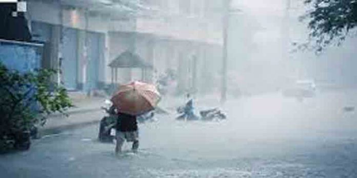 കനത്തമഴ : ഇടുക്കിയില് രാത്രിയാത്ര നിരോധിച്ചു കനത്തമഴ : ഇടുക്കിയില് രാത്രിയാത്ര നിരോധിച്ചു