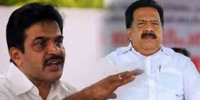 ചെന്നിത്തലയെ ഒതുക്കാനുള്ള കെ.സി വേണുഗോപാലിന്റെ ശ്രമം പാളി ; പ്രതിപക്ഷ നേതൃ സ്ഥാനം ഒഴിയാന് താല്പ്പര്യമല്ലെന്ന് ചെന്നിത്തല ചെന്നിത്തലയെ ഒതുക്കാനുള്ള കെ.സി വേണുഗോപാലിന്റെ ശ്രമം പാളി ; പ്രതിപക്ഷ നേതൃ സ്ഥാനം ഒഴിയാന് താല്പ്പര്യമല്ലെന്ന് ചെന്നിത്തല