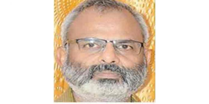 പോലീസ് ബൈക്ക് കസ്റ്റഡിയില് എടുത്തു ; കാല്നടയായി വീട്ടില് എത്തിയയാള് കുഴഞ്ഞു വീണ് മരിച്ചു പോലീസ് ബൈക്ക് കസ്റ്റഡിയില് എടുത്തു ; കാല്നടയായി വീട്ടില് എത്തിയയാള് കുഴഞ്ഞു വീണ് മരിച്ചു