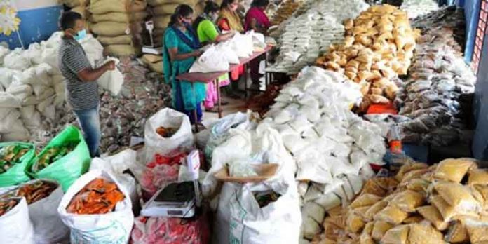 മേയ് മാസത്തെ സൗജന്യ ഭക്ഷ്യകിറ്റ് ഉടനെത്തും ; ഒരംഗത്തിന് 5 കിലോഗ്രാം സൗജന്യ ഭക്ഷ്യ ധാന്യങ്ങള് വിതരണത്തിന് എത്തി മേയ് മാസത്തെ സൗജന്യ ഭക്ഷ്യകിറ്റ് ഉടനെത്തും ; ഒരംഗത്തിന് 5 കിലോഗ്രാം സൗജന്യ ഭക്ഷ്യ ധാന്യങ്ങള് വിതരണത്തിന് എത്തി