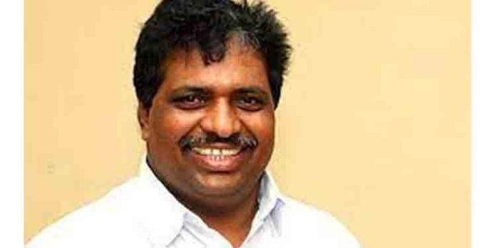 അവര് പണ്ടുമുതല് കൊതിക്കുന്ന ചോരയാണ് – ഇനിയാ കൊതി കൂടും : കൊടിക്കുന്നില് അവര് പണ്ടുമുതല് കൊതിക്കുന്ന ചോരയാണ് – ഇനിയാ കൊതി കൂടും : കൊടിക്കുന്നില്