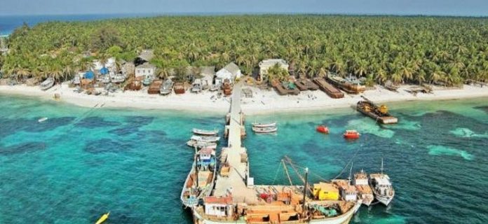 ലക്ഷദ്വീപ് അഡ്മിനിസ്ട്രേറ്ററുടെ നിയമപരിഷ്കാരങ്ങൾക്കെതിരെ പ്രതിഷേധം കൂടുതൽ ശക്തമാകുന്നു ലക്ഷദ്വീപ് അഡ്മിനിസ്ട്രേറ്ററുടെ നിയമപരിഷ്കാരങ്ങൾക്കെതിരെ പ്രതിഷേധം കൂടുതൽ ശക്തമാകുന്നു