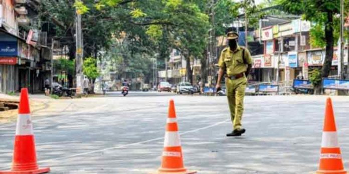 ട്രിപ്പിള് ലോക്ക് ഡൗണ് ; നിയന്ത്രണങ്ങളെക്കുറിച്ച് തീരുമാനം ഇന്ന് ; 700 പേരെ പങ്കെടുപ്പിച്ചുള്ള സര്ക്കാരിന്റെ സത്യപ്രതിജ്ഞക്ക് മാറ്റമില്ല ട്രിപ്പിള് ലോക്ക് ഡൗണ് ; നിയന്ത്രണങ്ങളെക്കുറിച്ച് തീരുമാനം ഇന്ന് ; 700 പേരെ പങ്കെടുപ്പിച്ചുള്ള സര്ക്കാരിന്റെ സത്യപ്രതിജ്ഞക്ക് മാറ്റമില്ല