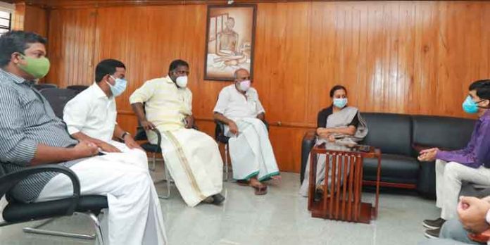 കോവിഡ് ജാഗ്രത കൈവിടരുതെന്ന് ജനങ്ങളോട് അഭ്യര്ഥനയുമായി നിയുക്ത എംഎല്എമാര് കോവിഡ് ജാഗ്രത കൈവിടരുതെന്ന് ജനങ്ങളോട് അഭ്യര്ഥനയുമായി നിയുക്ത എംഎല്എമാര്