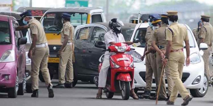 ലോക്ക് ഡൗൺ ; പ്രവൃത്തി ദിവസം പരിശോധന കൂടുതല് കടുപ്പിക്കാൻ പോലീസ് ലോക്ക് ഡൗൺ ; പ്രവൃത്തി ദിവസം പരിശോധന കൂടുതല് കടുപ്പിക്കാൻ പോലീസ്