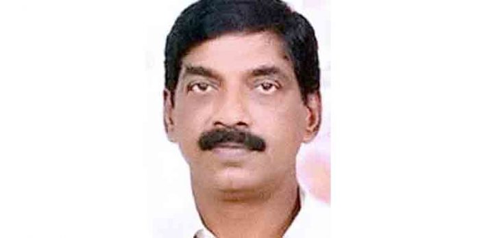 എഴ് വയസുകാരിയെ പീഡിപ്പിച്ച 51 കാരന് പിടിയില് ; മുതുകുളം സ്വദേശി സുരേഷാണ് അറസ്റ്റിലായത് എഴ് വയസുകാരിയെ പീഡിപ്പിച്ച 51 കാരന് പിടിയില് ; മുതുകുളം സ്വദേശി സുരേഷാണ് അറസ്റ്റിലായത്
