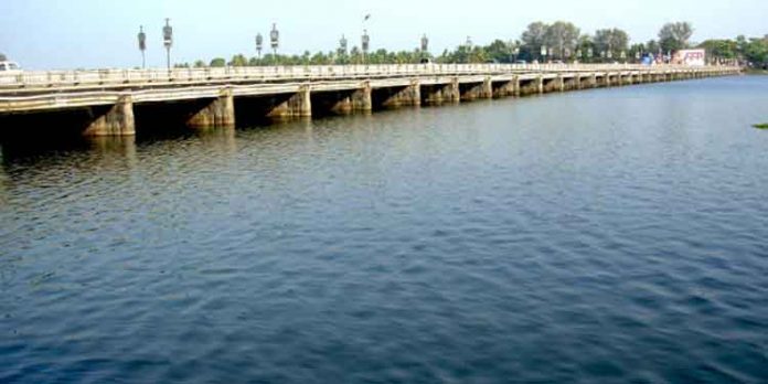 തോട്ടപ്പള്ളി സ്പിൽവേ ഷട്ടറുകൾ തുറക്കലും പൊഴി മുറിക്കലും ഇത്തവണയും ആരോപണങ്ങളില് കുടുങ്ങി തോട്ടപ്പള്ളി സ്പിൽവേ ഷട്ടറുകൾ തുറക്കലും പൊഴി മുറിക്കലും ഇത്തവണയും ആരോപണങ്ങളില് കുടുങ്ങി