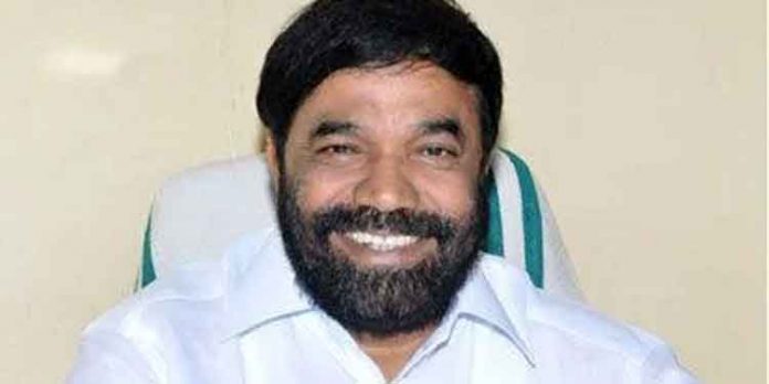മരം വെട്ടുന്നതിനു കൂലി 85,000 രൂപ ; ഇടപെട്ട് മന്ത്രി വി.എന് വാസവന് മരം വെട്ടുന്നതിനു കൂലി 85,000 രൂപ ; ഇടപെട്ട് മന്ത്രി വി.എന് വാസവന്