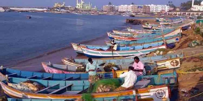 തീരദേശത്ത് വറുതിയുടെ ഘനം കൂടും… ; ഇന്ന് അര്ദ്ധ രാത്രി മുതല് ട്രോളിംഗ് നിരോധനം തീരദേശത്ത് വറുതിയുടെ ഘനം കൂടും… ; ഇന്ന് അര്ദ്ധ രാത്രി മുതല് ട്രോളിംഗ് നിരോധനം