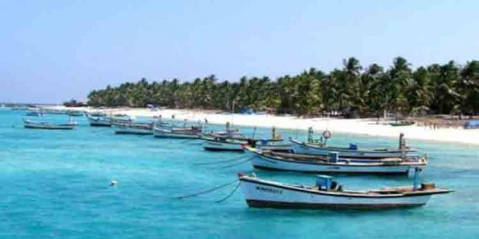 ലക്ഷദ്വീപിലെ ജനകീയ സമരം ഫലം കാണുന്നു ; മത്സ്യബന്ധന ബോട്ടുകളില് സര്ക്കാര് ഉദ്യോഗസ്ഥനെ നിയമിക്കാനുള്ള ഉത്തരവ് പിന്വലിച്ചു ലക്ഷദ്വീപിലെ ജനകീയ സമരം ഫലം കാണുന്നു ; മത്സ്യബന്ധന ബോട്ടുകളില് സര്ക്കാര് ഉദ്യോഗസ്ഥനെ നിയമിക്കാനുള്ള ഉത്തരവ് പിന്വലിച്ചു