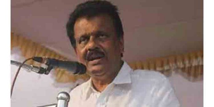 വോട്ടു ചെയ്യാതിരിക്കാന് ബി.ജെ.പി നേതാക്കള് മൂവായിരം രൂപ മുതല് ആറായിരം വരെ കോഴ നല്കി ; എന്.എ നെല്ലിക്കുന്ന് എം.എല്.എ മുഖ്യമന്ത്രിക്ക് പരാതി നല്കി വോട്ടു ചെയ്യാതിരിക്കാന് ബി.ജെ.പി നേതാക്കള് മൂവായിരം രൂപ മുതല് ആറായിരം വരെ കോഴ നല്കി ; എന്.എ നെല്ലിക്കുന്ന് എം.എല്.എ മുഖ്യമന്ത്രിക്ക് പരാതി നല്കി