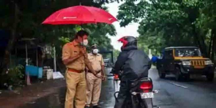 സമ്പൂര്ണ്ണ ലോക്ഡൗണ് സംസ്ഥാനത്ത് ഇന്നും തുടരും ; 16 നു ശേഷം ലോക് ഡൗണില് ഇളവുകള് ഉണ്ടാകും സമ്പൂര്ണ്ണ ലോക്ഡൗണ് സംസ്ഥാനത്ത് ഇന്നും തുടരും ; 16 നു ശേഷം ലോക് ഡൗണില് ഇളവുകള് ഉണ്ടാകും